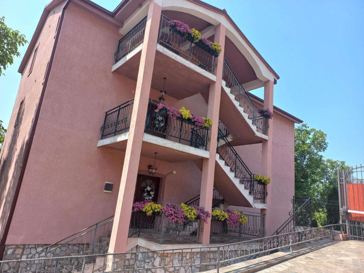 Villa Diana Apartments Skopje Eksteriør billede